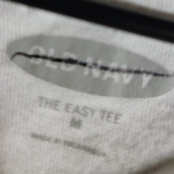 NWT White Old Navy Santa Tee Shirt ***SMALL PINHOLE BEHIND COLLAR*** - Picture 2 of 9